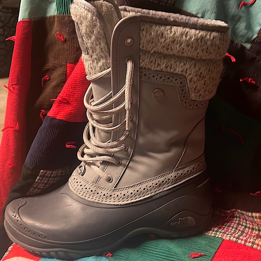 Womens North Face Fine Alpine winter boots